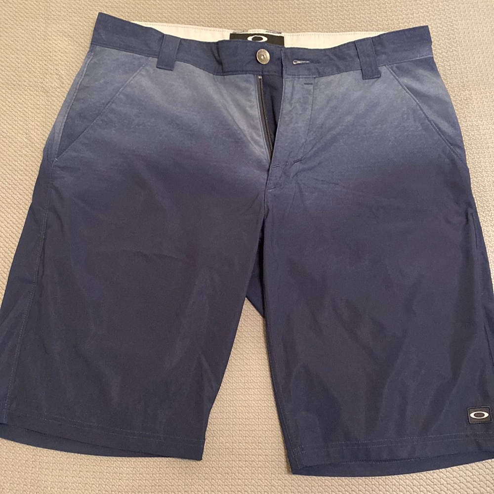 Men’s Oakley Shorts - Size 32